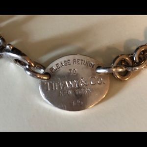 Tiffany&Co Return to Tiffany Oval Toggle Necklace